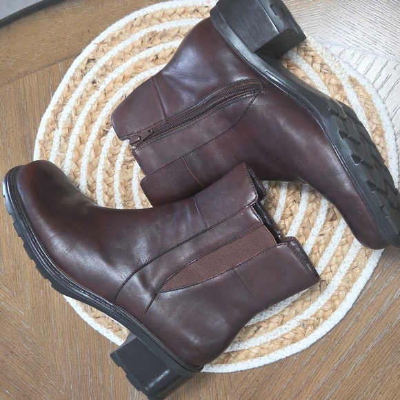 Covington Daley Dark Brown Leather Chunky Heel Boots, Size 8.5M - Picture 8 of 8